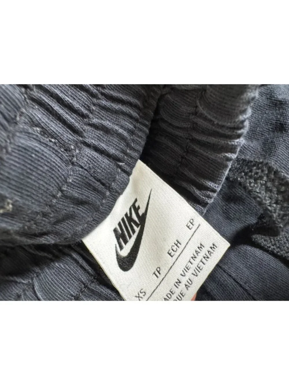 Nike Boys Black Athletic Shorts Kids XS Cotton Logo Embroidered Elastic Waist Dr